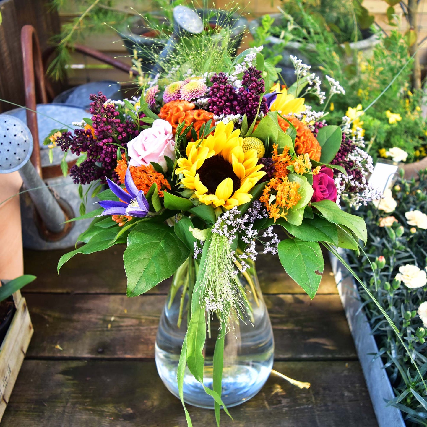 Buket med blomster valgt af blomsterdekoratøren