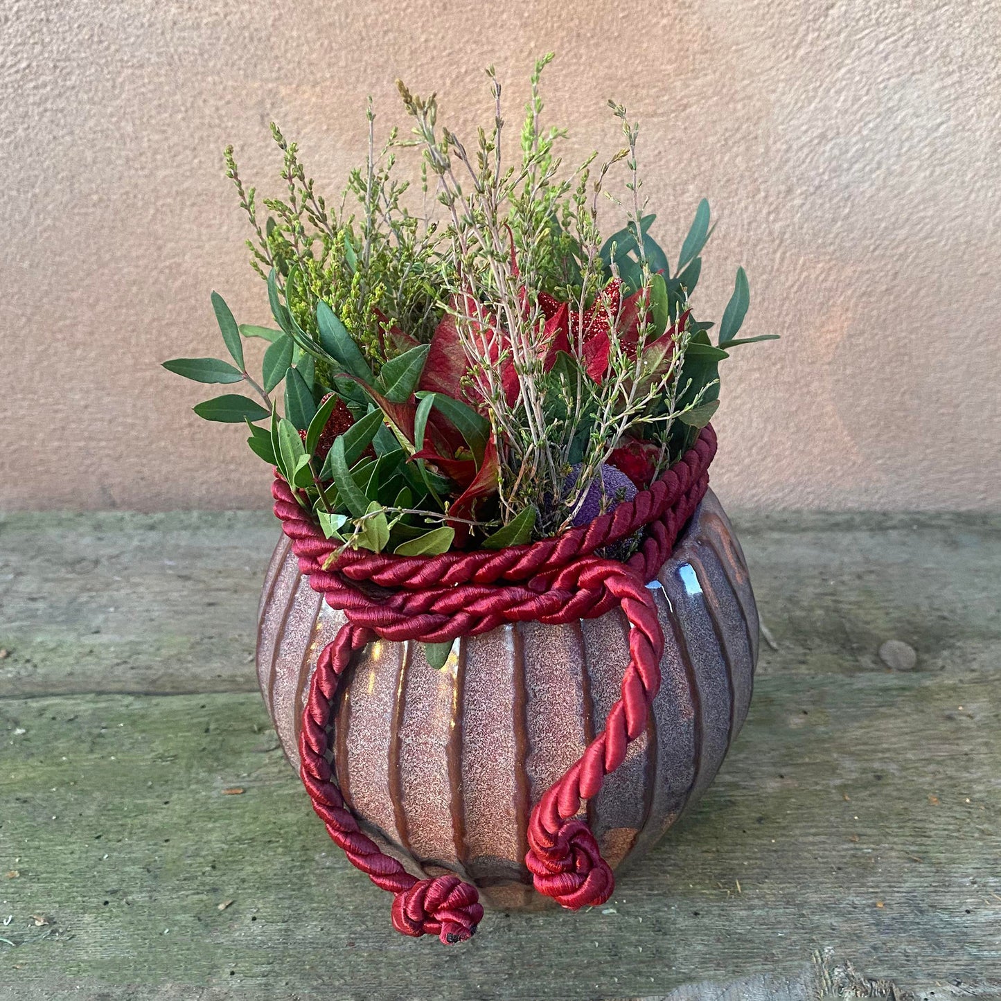 Dekoration med julestjerne, rød