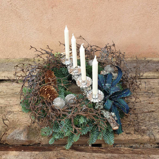 Adventsdekoration med små lys