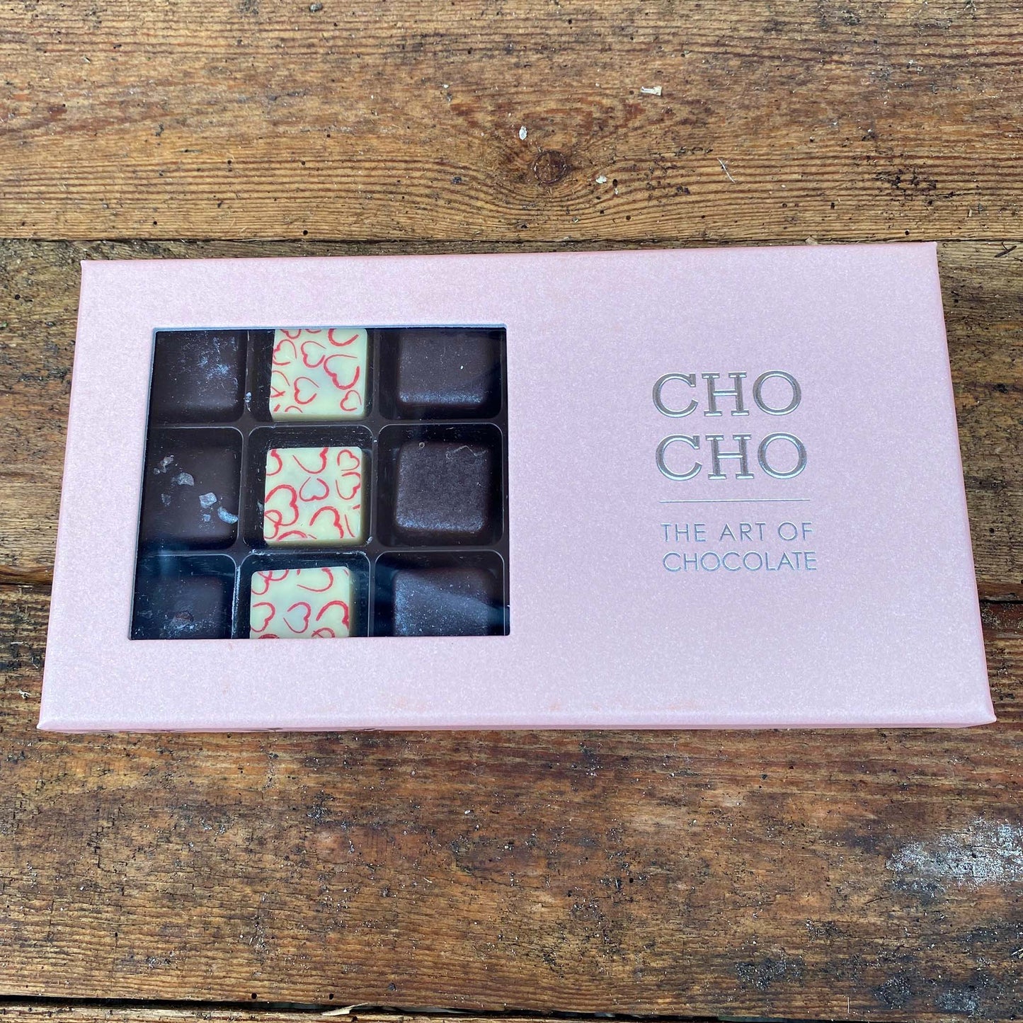 Specialitet. Æske med chokolade fra Cho Cho
