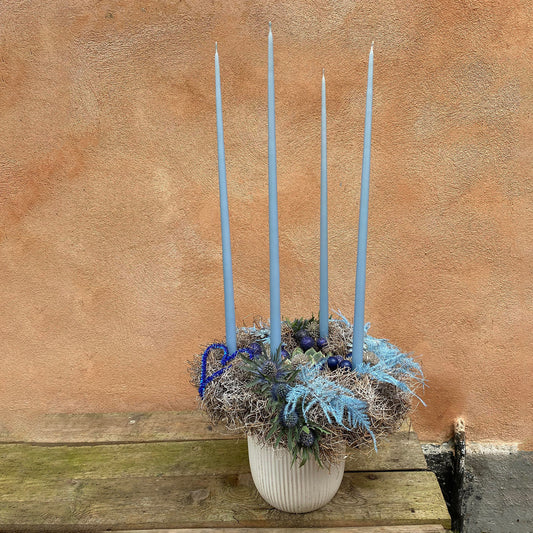 Juledekoration til advent i blå nuancer